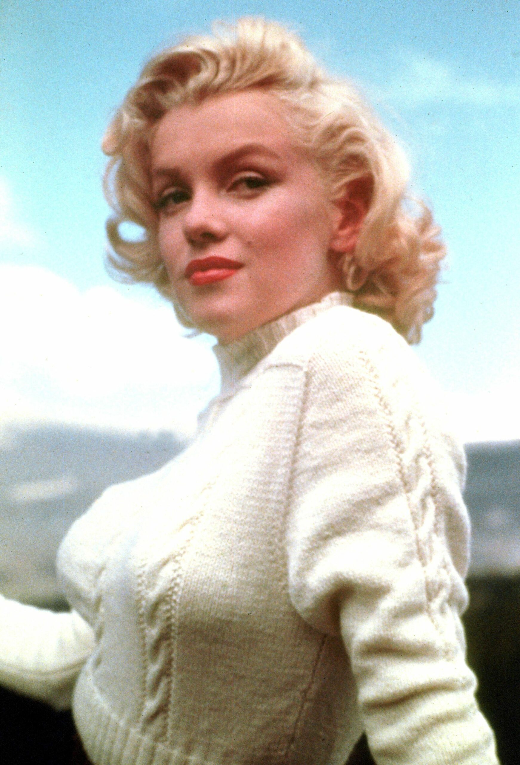 8 B Marilyn Monroe in 1953