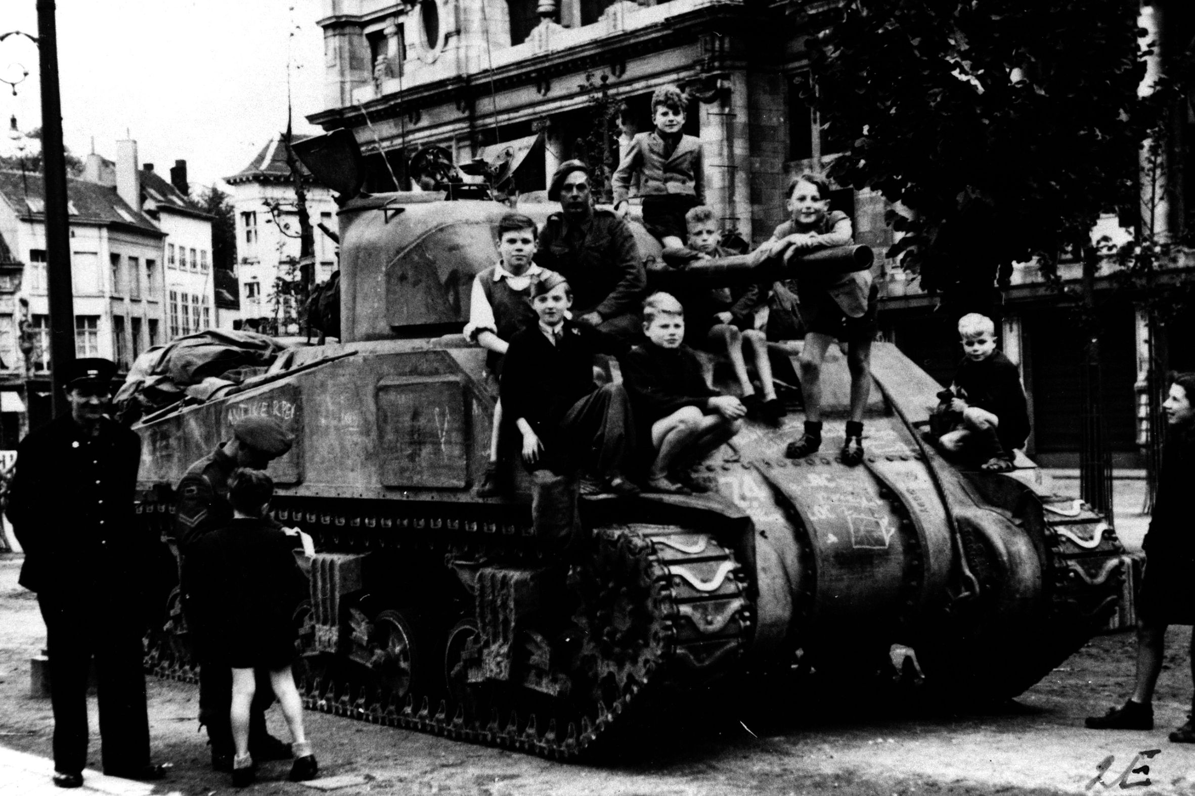 de lage landen Waarom bevrijdingsdag in België (nog) geen feestdag is